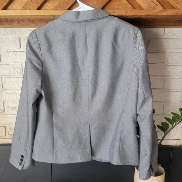 Gap The Academy Blazer Womens 6 Gray Two Button Front Pockets Lined Career - Picture 5 of 8